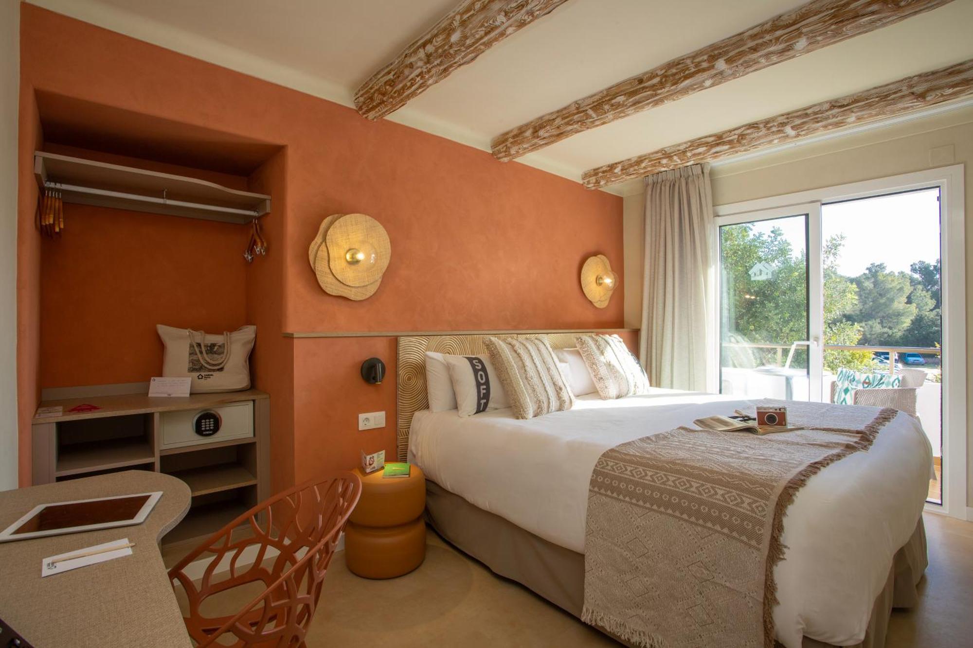 Casual Bahia Ibiza Hotel 3*